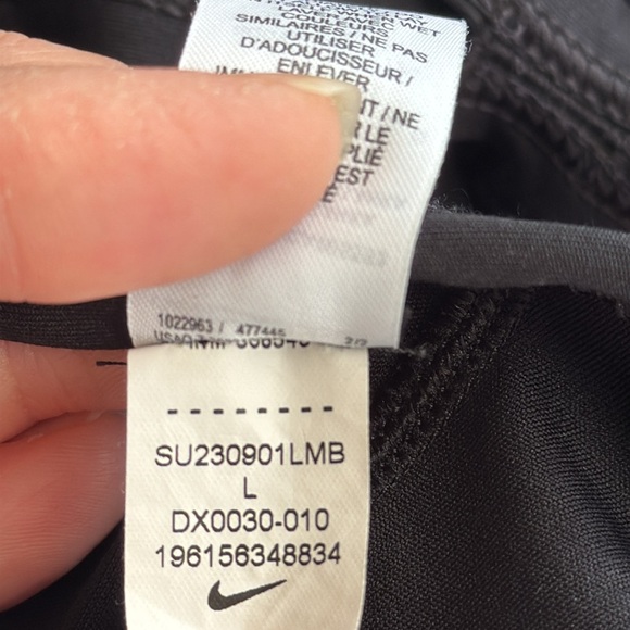 NIKE Black Indy Tank w Built-in Bra - Picture 14 of 14